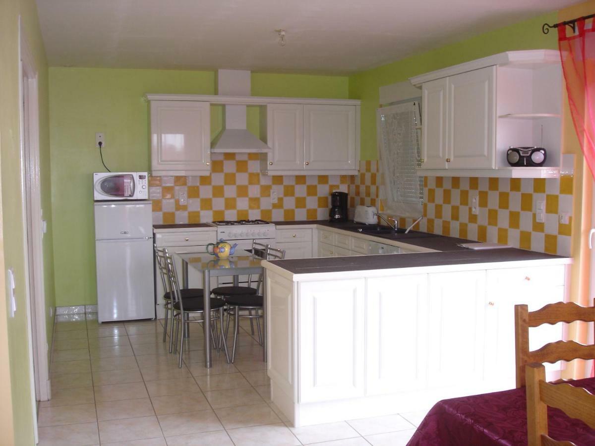 Gite Argouges Bagian luar foto