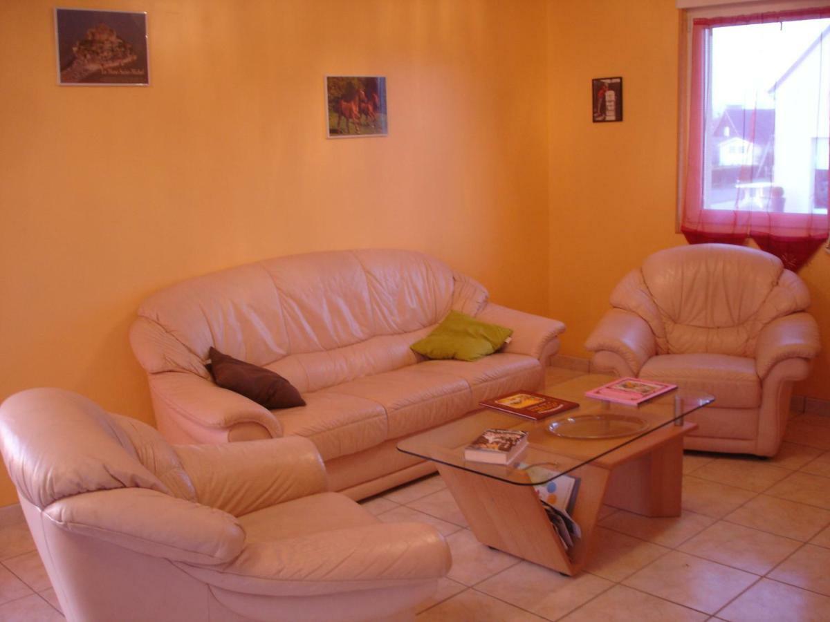 Gite Argouges Bagian luar foto